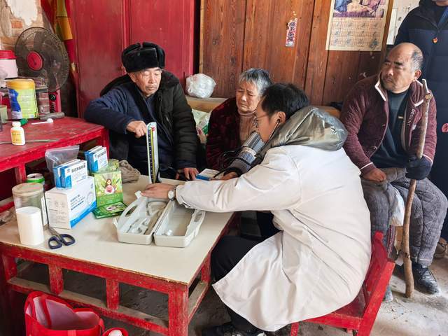 学院医药学院党总支开展主题党日活动ayx爱游戏app河南应用技术职业(图5)